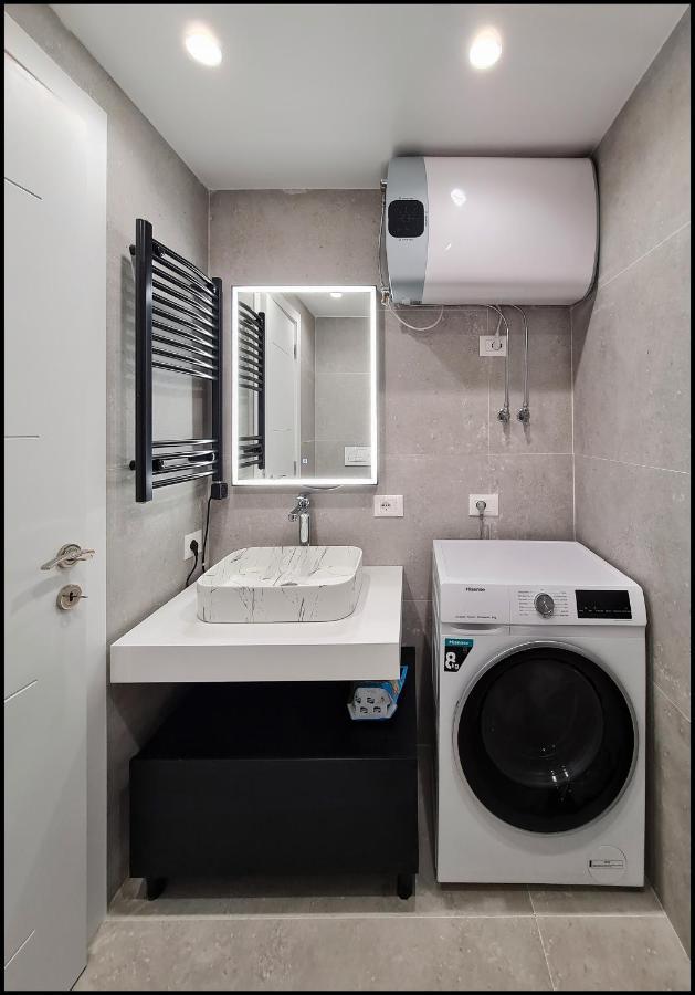 Adore - Modern Apartment تيرانا المظهر الخارجي الصورة