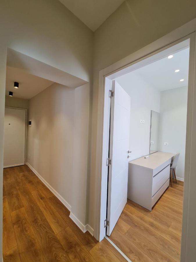 Adore - Modern Apartment تيرانا المظهر الخارجي الصورة